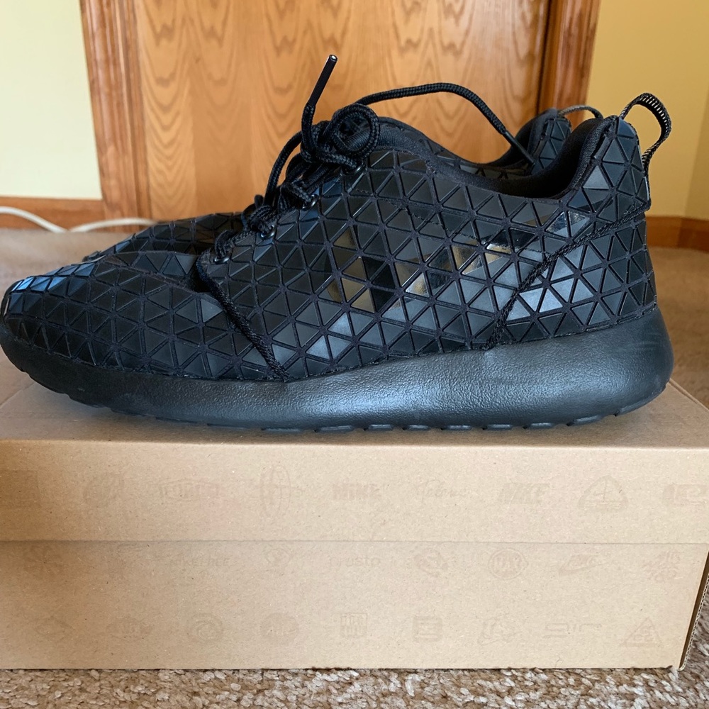 NIKE Metric Roshe sz 8.5 women’s